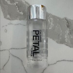 🌸5/$25🌸 Petal calming toner
